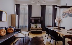 Golden Pearl - Main Square, 100 Sqm, 4 Rooms